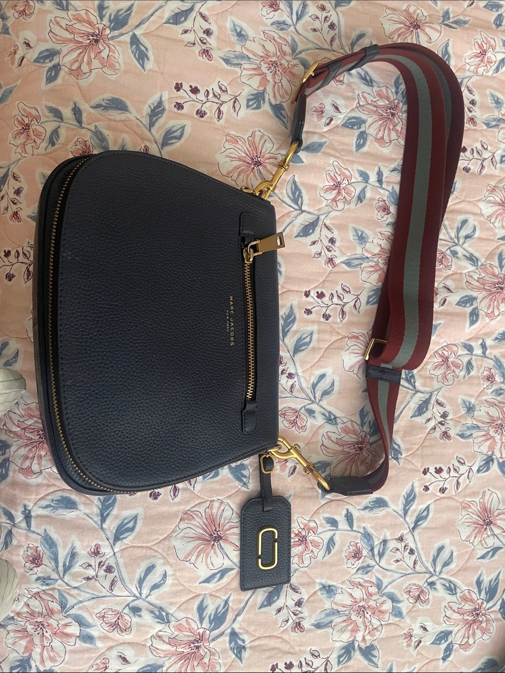 Marc Jacobs Crossbody with grey and burgundy strap for @denawilliams246 - Picture 7 of 13